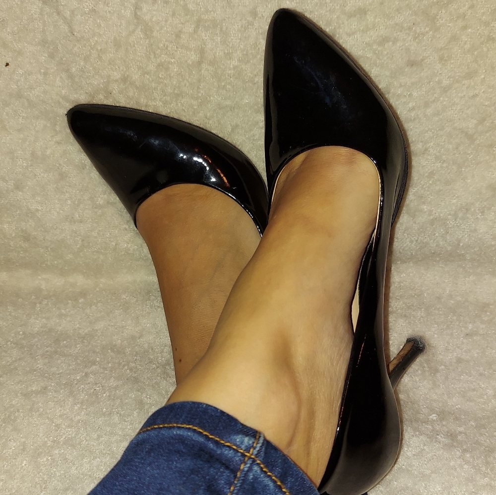 Worn Women's Black Heels Pumps 9.5